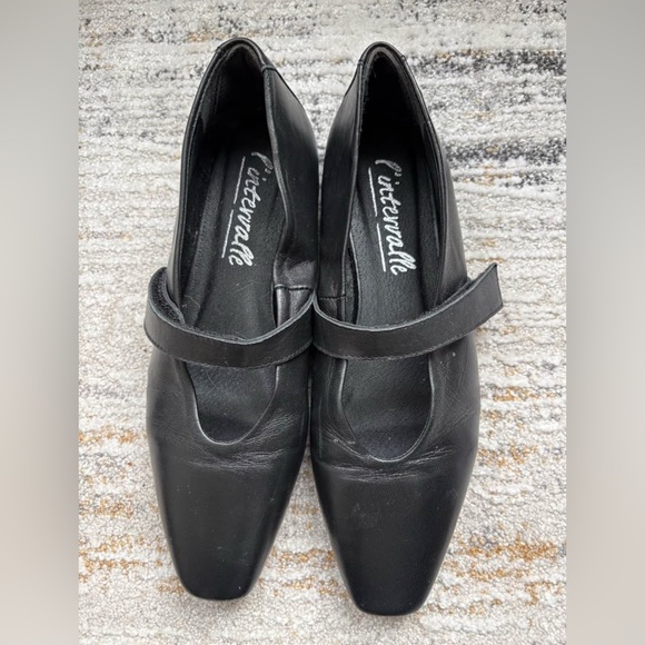 L'INTERVALLE Shoes - L'INTERVALLE Black Leather Mary Jane Flats size 39
